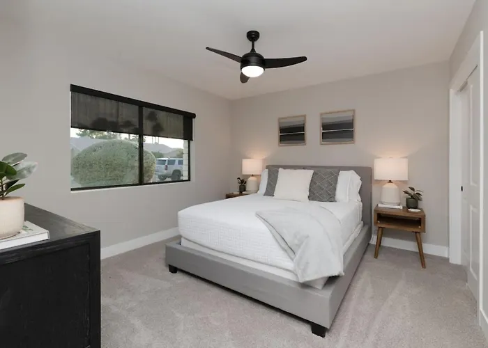 Holiday home 4bedroom 3bath With Billiards, Ping-pong, Heated Pool, Hot Tub, Fire Pit & *