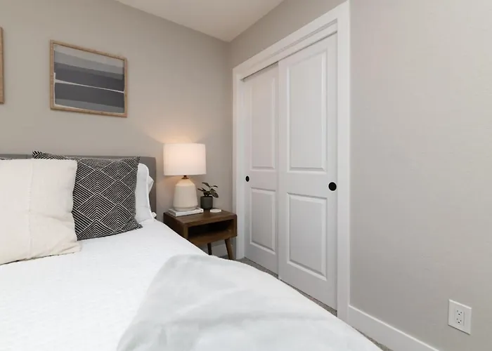 4bedroom 3bath With Billiards, Ping-pong, Heated Pool, Hot Tub, Fire Pit & Holiday home *