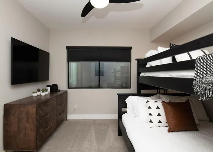 Holiday home 4bedroom 3bath With Billiards, Ping-pong, Heated Pool, Hot Tub, Fire Pit & Scottsdale