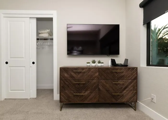 Holiday home 4bedroom 3bath With Billiards, Ping-pong, Heated Pool, Hot Tub, Fire Pit & Scottsdale