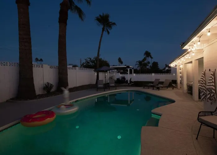 4bedroom 3bath With Billiards, Ping-pong, Heated Pool, Hot Tub, Fire Pit & Holiday home Scottsdale