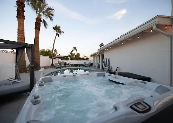 4bedroom 3bath With Billiards, Ping-pong, Heated Pool, Hot Tub, Fire Pit & Holiday home Scottsdale